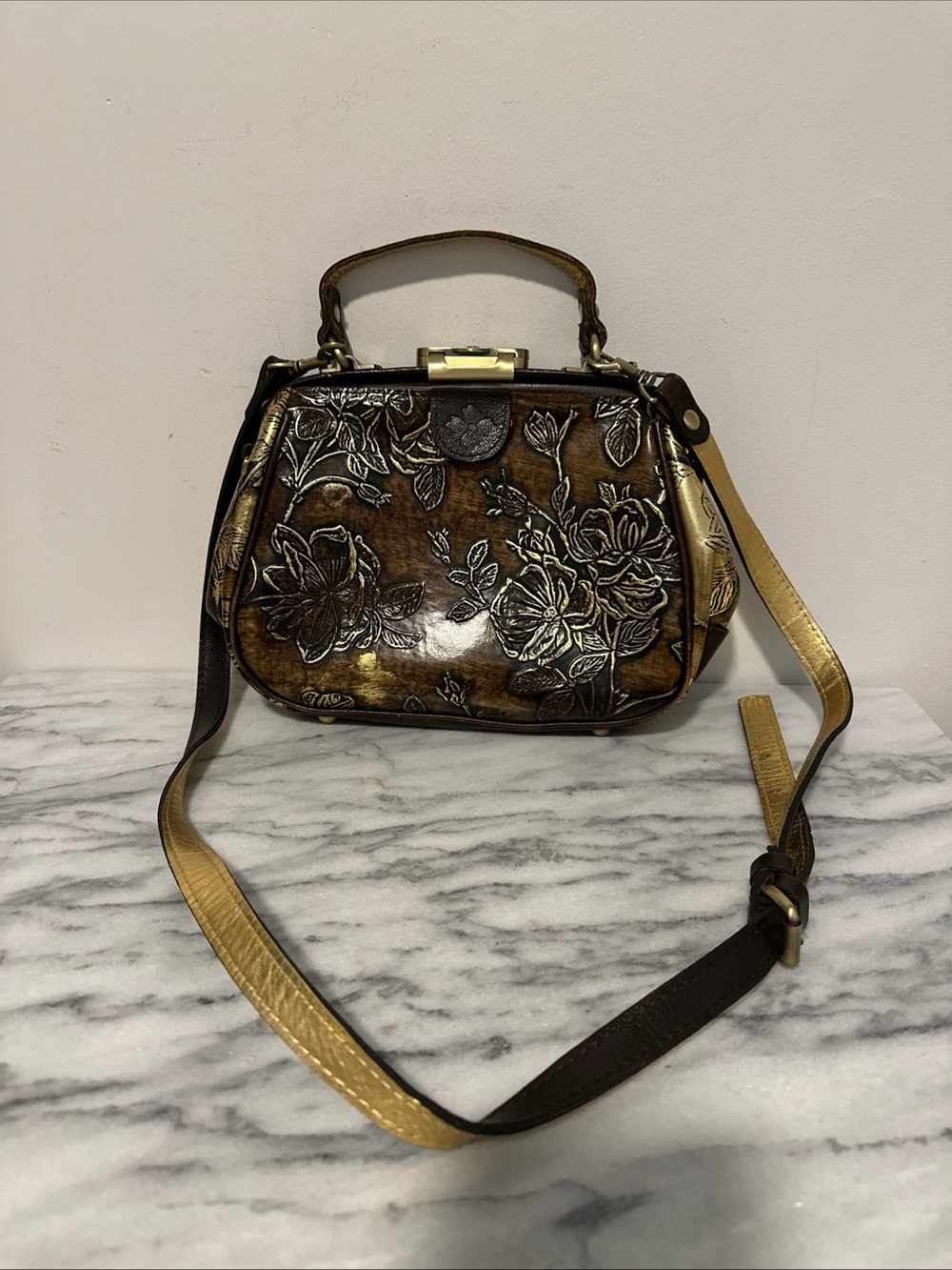 Patricia Nash "Gracchi
BARKLEAVES" Embossed Leather
Satchel Special Edition Card